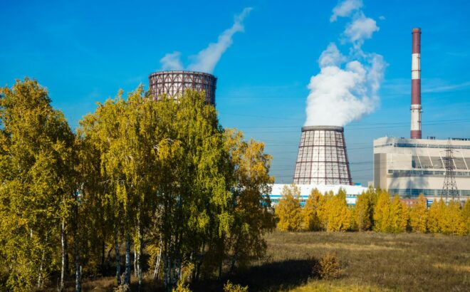 A power plant emitting white fumes